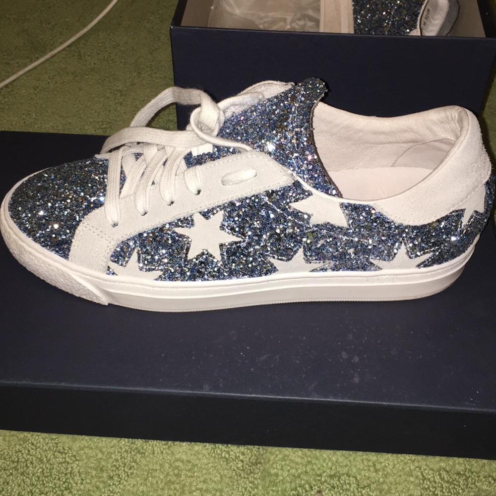 Shoebox blue glittery sneakers with stars⭐️⭐️
